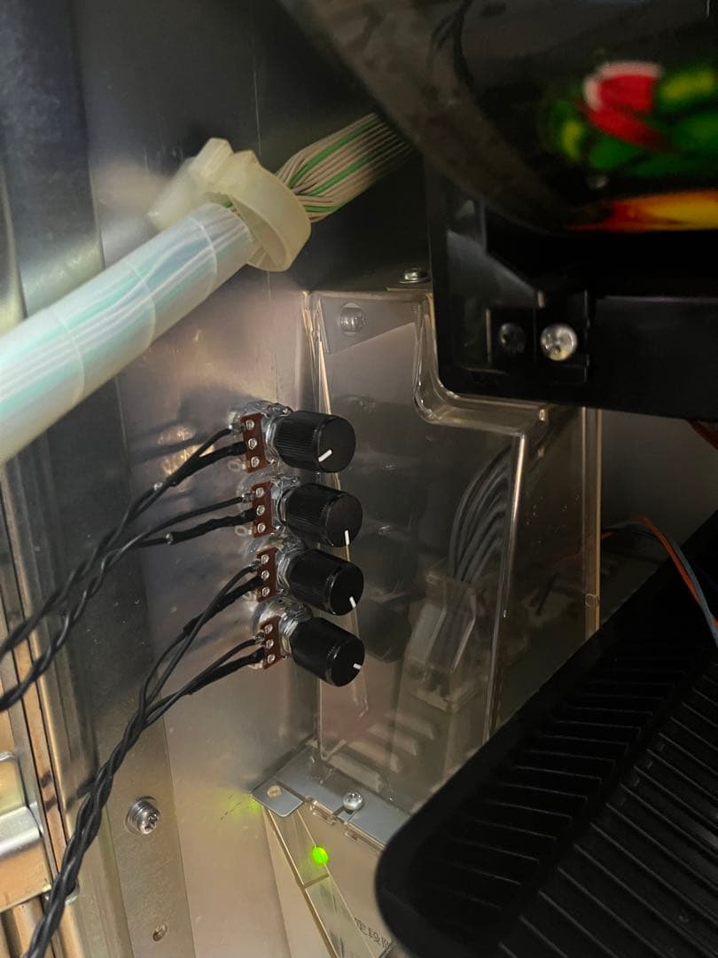 送料無料！ドラゴンギャル ルーと伝説の黄金龍 5号機 不要機付 SNK