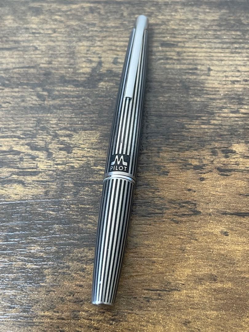 新品未使用　1970年代　ペン先軸一体型　蝕刻　μ ストライプ　ミュー　万年筆