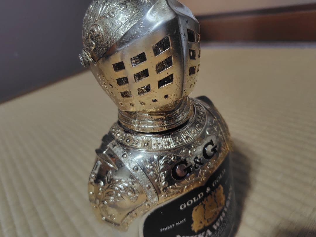 NIKKA WHISKY GOLD & GOLD 騎士ボトルカバー