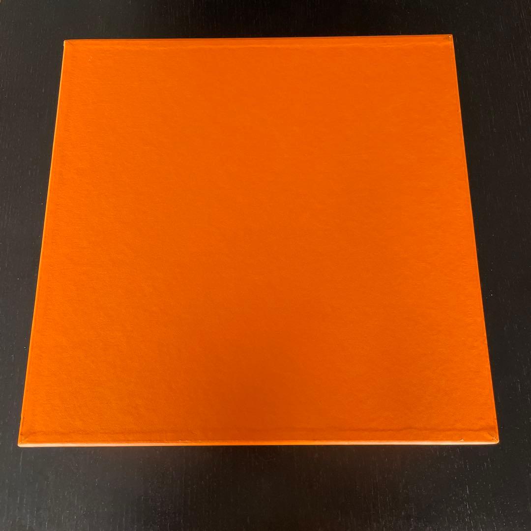 エルメス　空箱　43×43×17 リボン付き