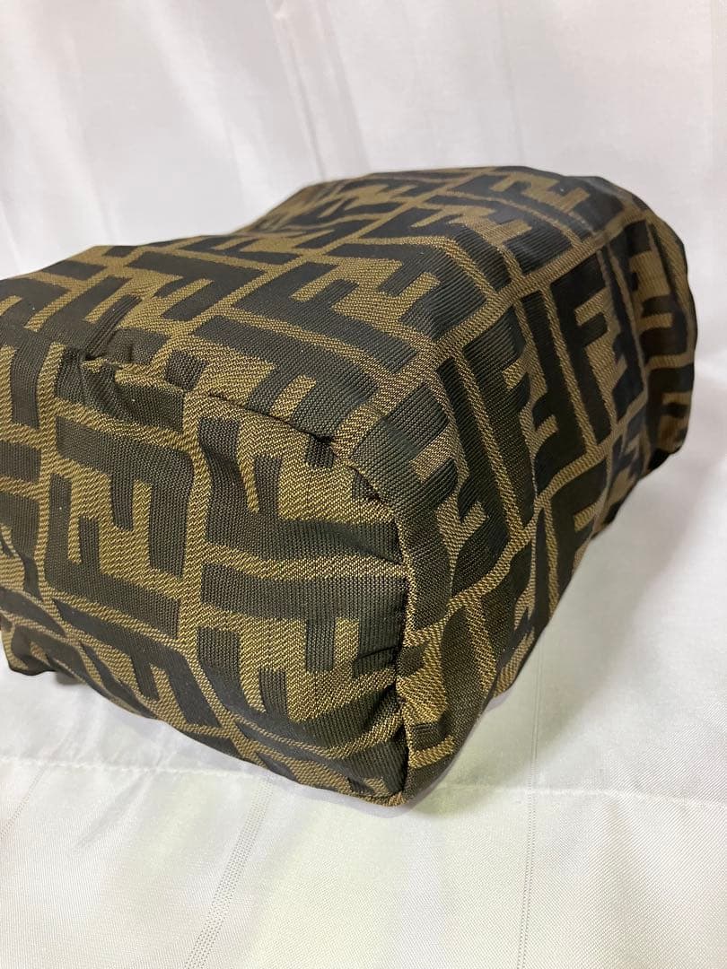 FENDI フェンディ人気 ズッカ柄 ハンドバッグ