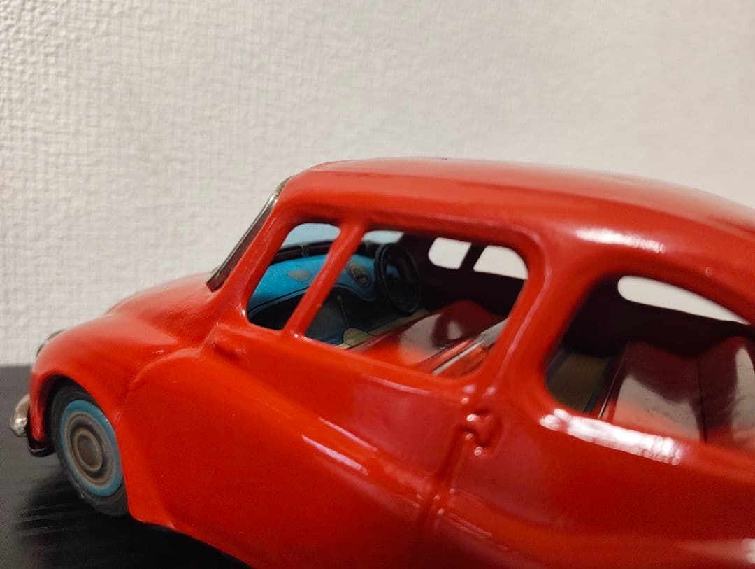 BANDAI　バンダイ　スバル360　右ハンドル　ブリキ　赤色