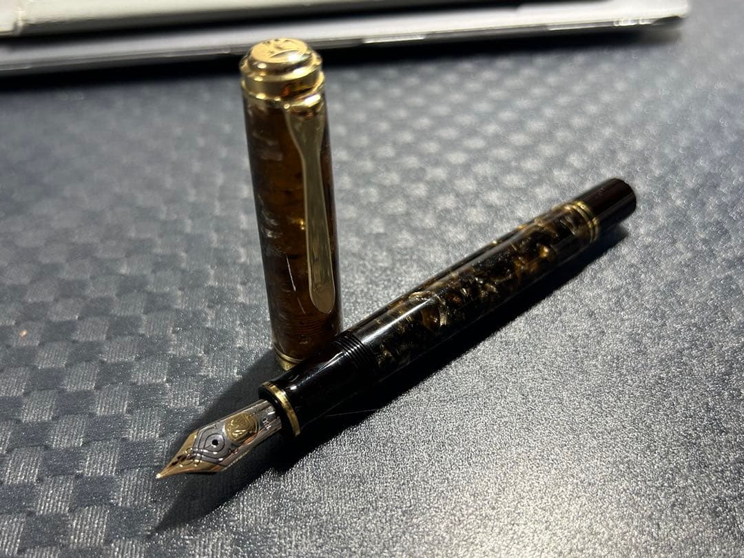 Pelikan M800 ルネッサンスブラウン（F）