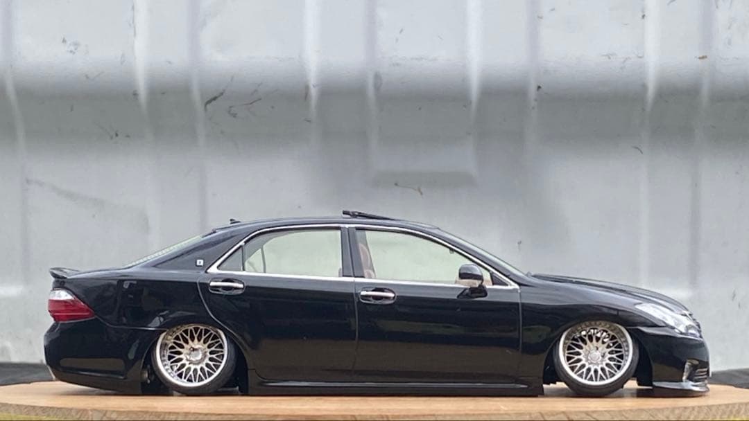 プラモデル完成品　アオシマ 1/24 202クラウンロイヤルカスタム