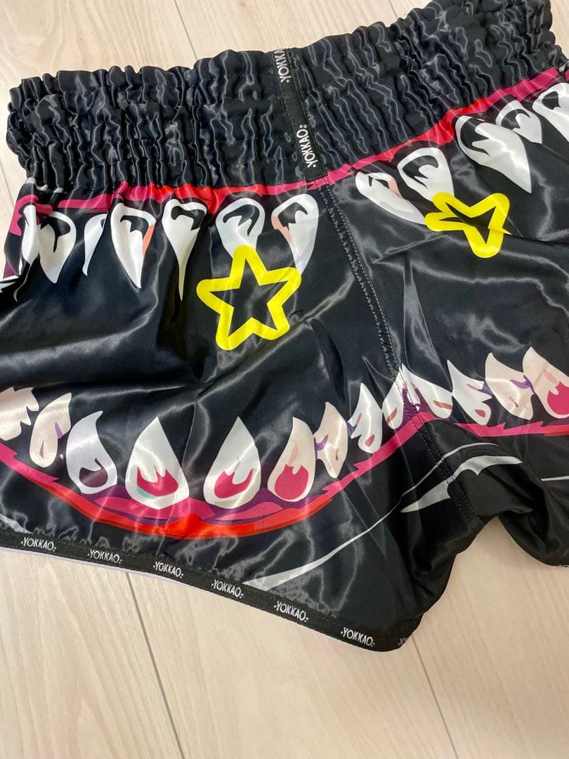 YOKKAO ボクシング ムエタイ　ショーツ シャークデザイン 黒 L