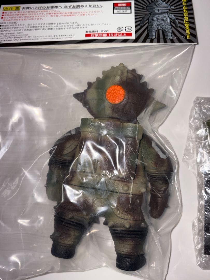 ソフビ 製ともだち初号機　RTS 髑髏小隊マント セット　で　！新品未開封品。