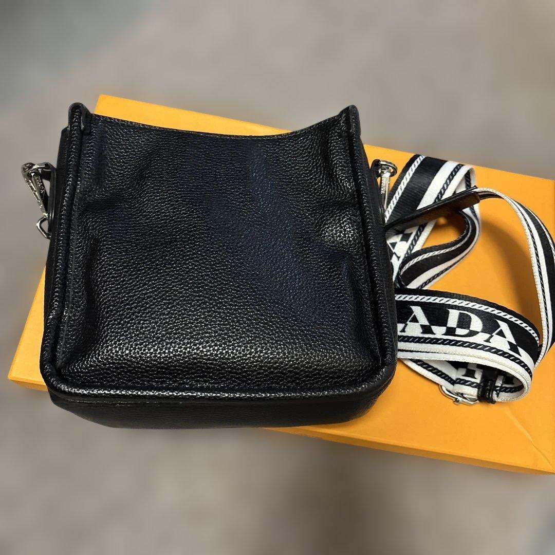 PRADA ショルダーバッグ 並行輸入品