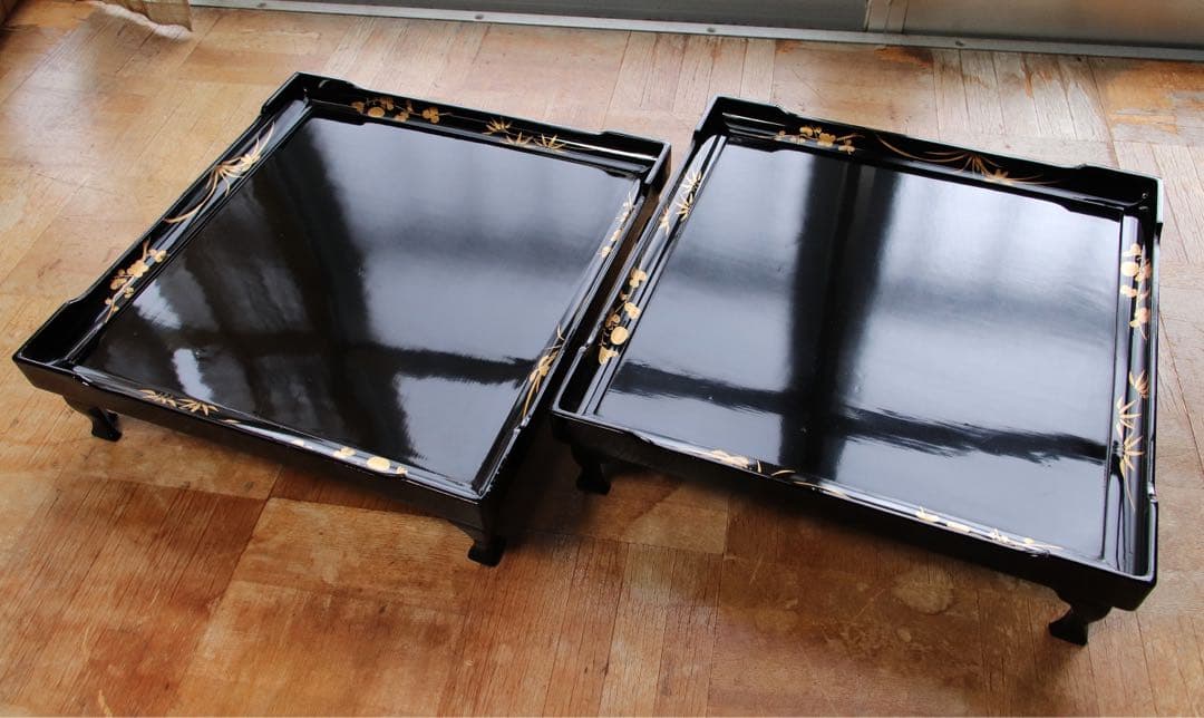 木製　黒塗　四方膳　二客　脚付　四君子　金蒔絵　茶懐石