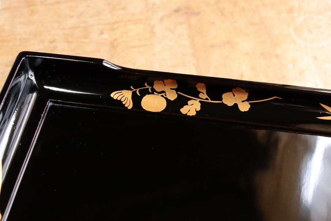 木製　黒塗　四方膳　二客　脚付　四君子　金蒔絵　茶懐石