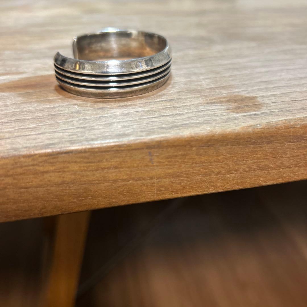 シルバー ストライプデザイン バングル