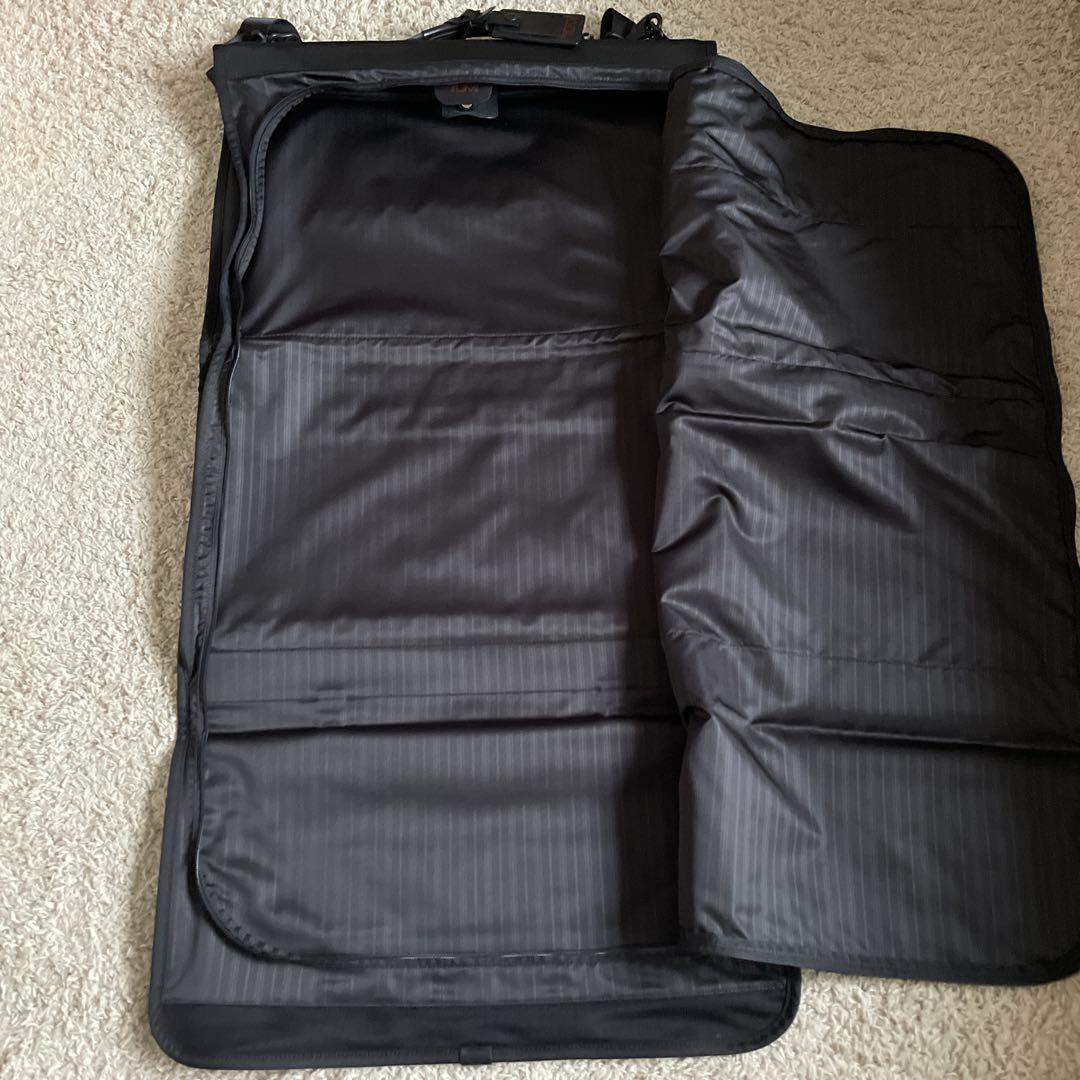 【極美品】TUMI ガーメントバッグ トライフォールド 22133DH ブラック