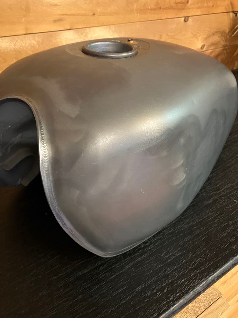 Kawasaki 250TR タンク　無塗装仕上げ　凹み無し　エストレヤにも