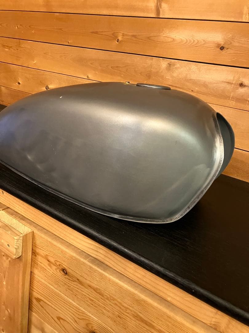 Kawasaki 250TR タンク　無塗装仕上げ　凹み無し　エストレヤにも