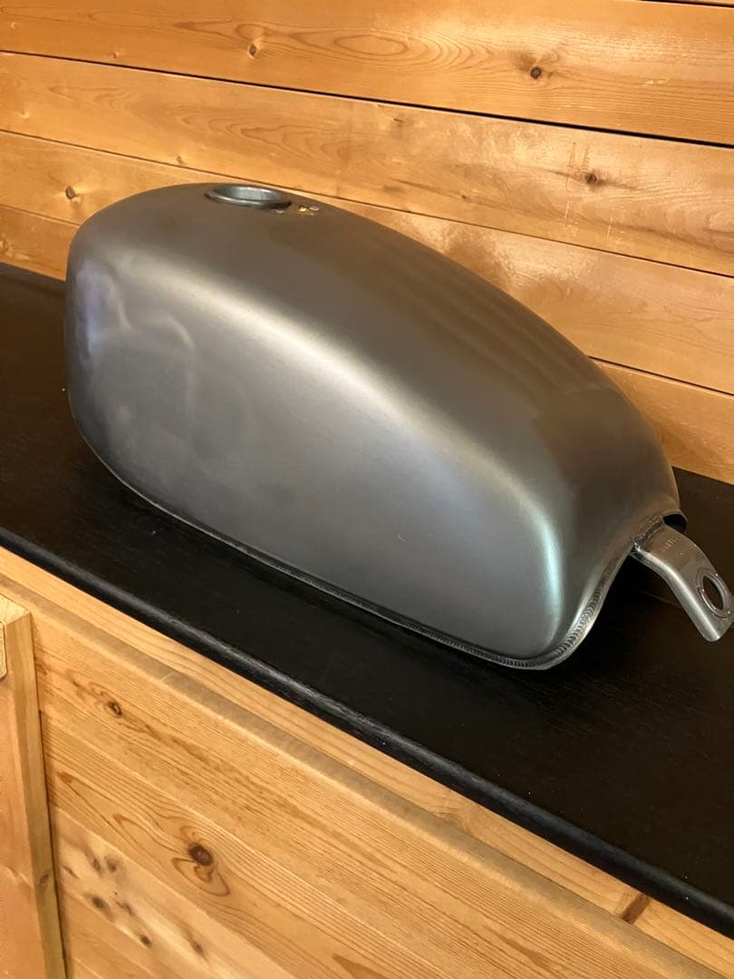 Kawasaki 250TR タンク　無塗装仕上げ　凹み無し　エストレヤにも