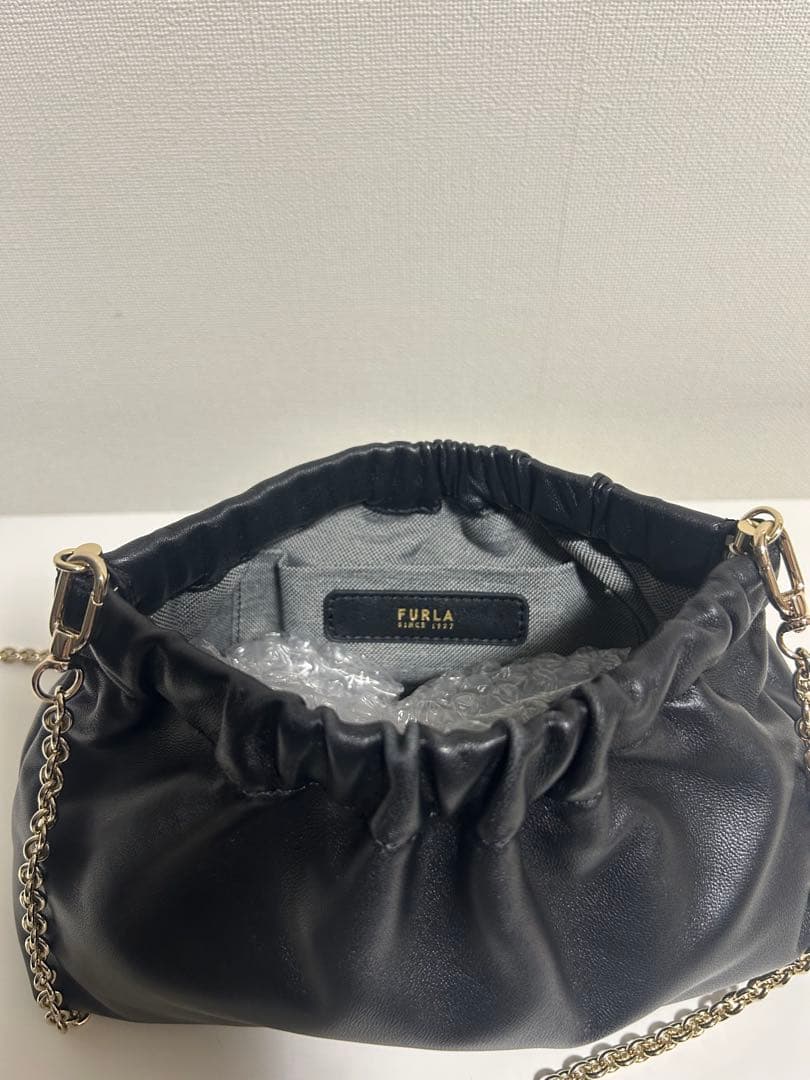 FURLA ブラック ショルダーチェーンバッグ