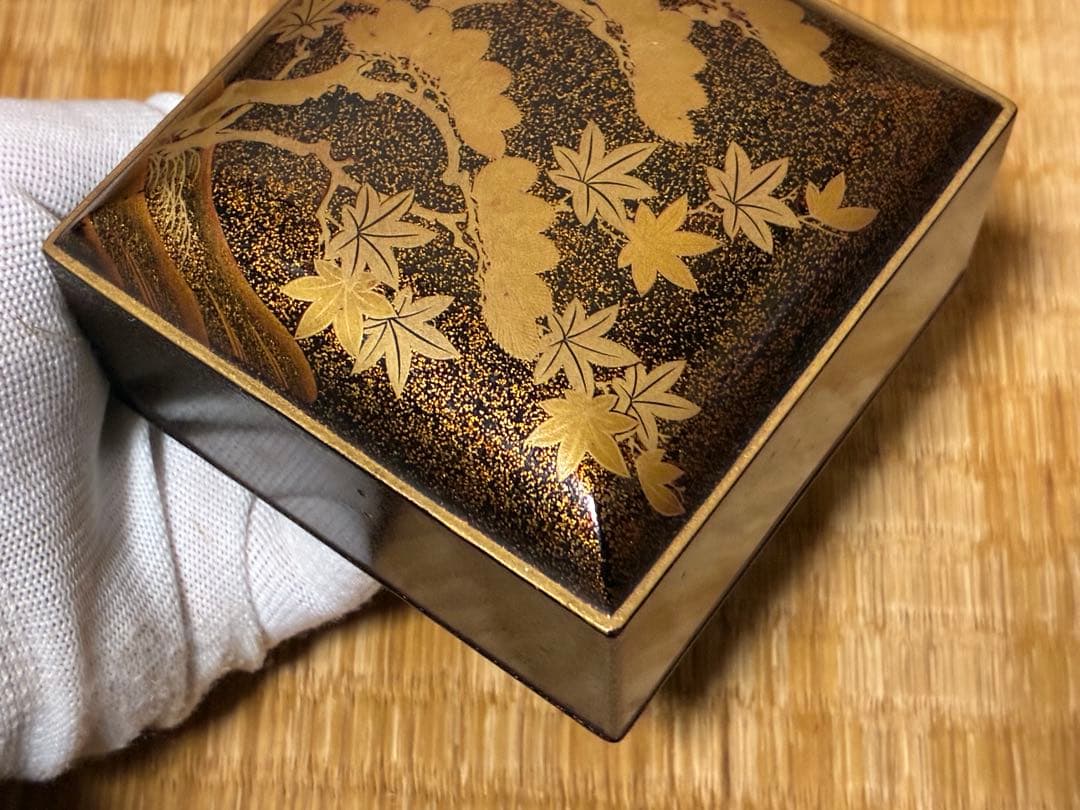 漆器 金箔 松と紅葉 蒔絵 梨地 小箱 小物入れ 時代物