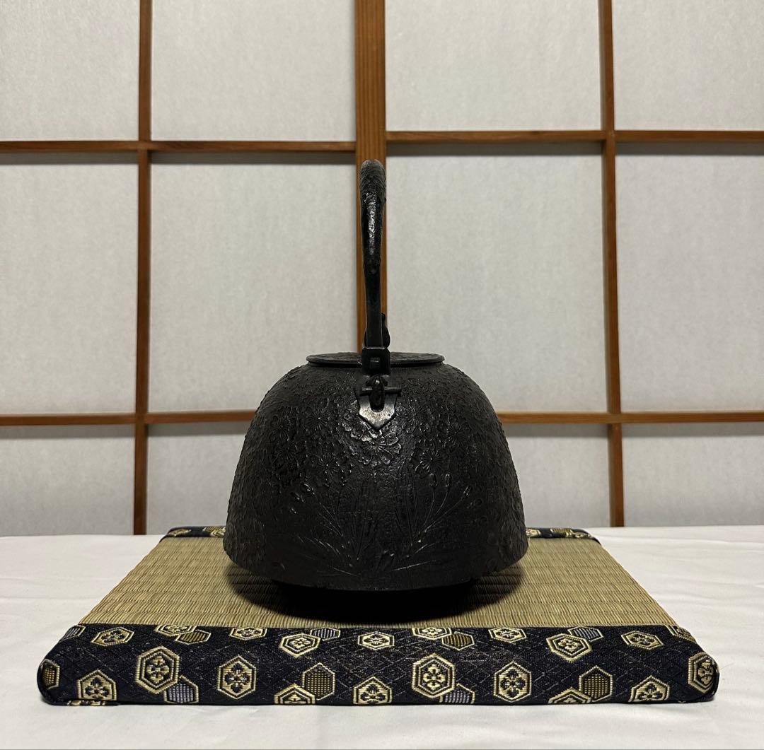 本番盛岡 薫山 南部鉄器 鉄瓶 南部型 桜 2.0リットル 新品未使用品