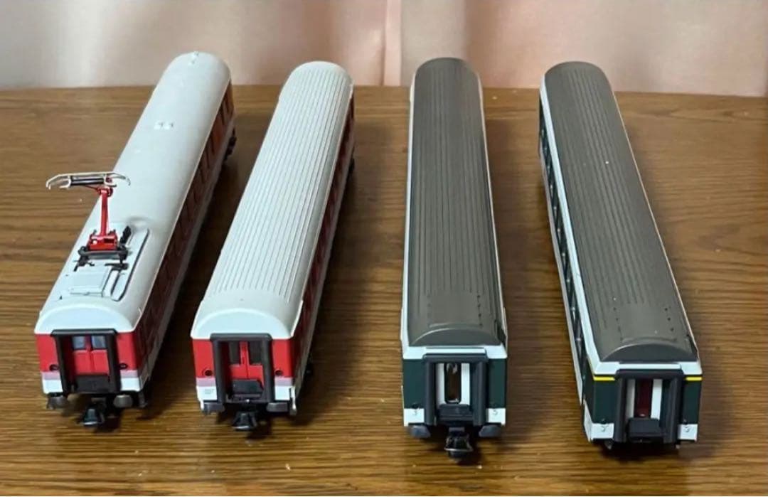 Roco HOゲージ　電気機関車　客車4両　(路面電車　はジャンク) カタログ