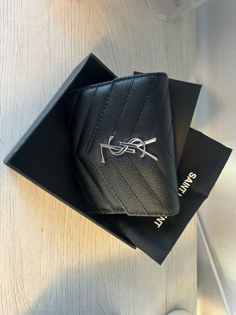 イヴサンローラン 三つ折財布 黒