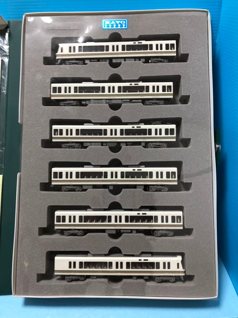 KATO 221系 直流近郊形電車 室内灯付き