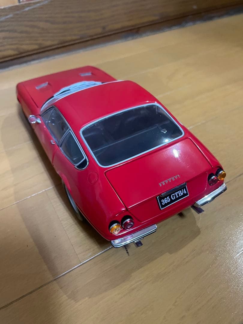 京商　1/18 Ferrari 365 GTB/4 レッド　デイトナ 前期型