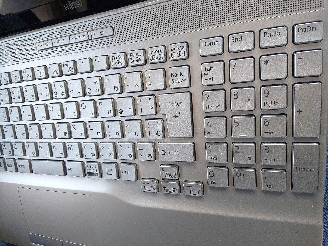 富士通 AH55/E2 i7-10510U/512GB/8GB/Office