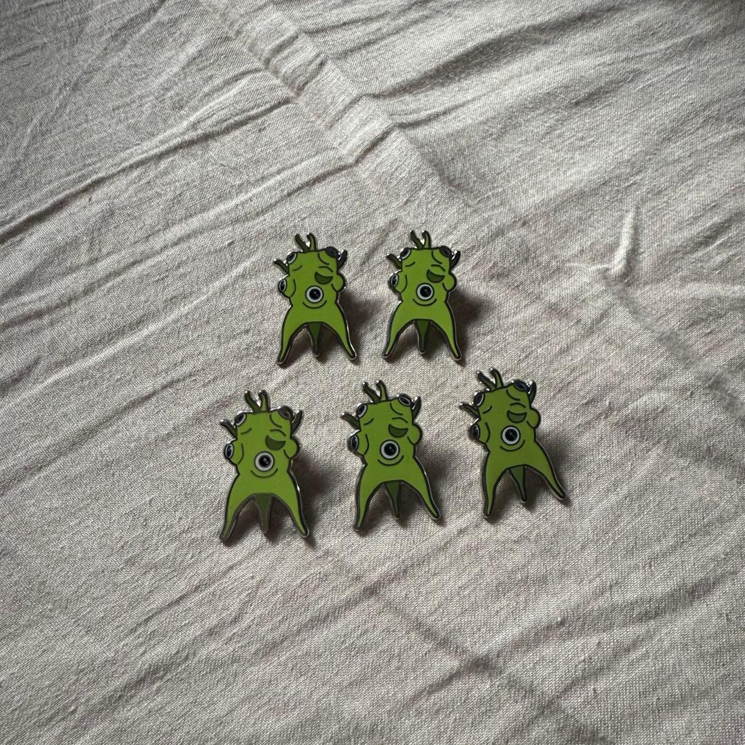 チェコパビリオン　レネ　ピンバッジ