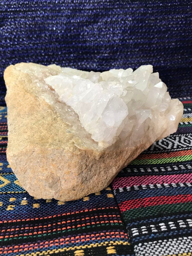 ◉マダガスカル産【母岩付き水晶/クリスタルクラスター】約2200g/2Z23pk