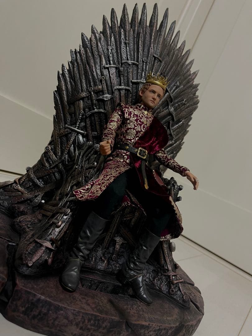 全世界3000台限定　鉄の玉座GAME OF THRONES