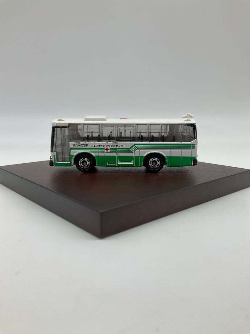 トミカ 三菱ふそう バス 愛の献血車 日本赤十字社中央血液センター　8_04