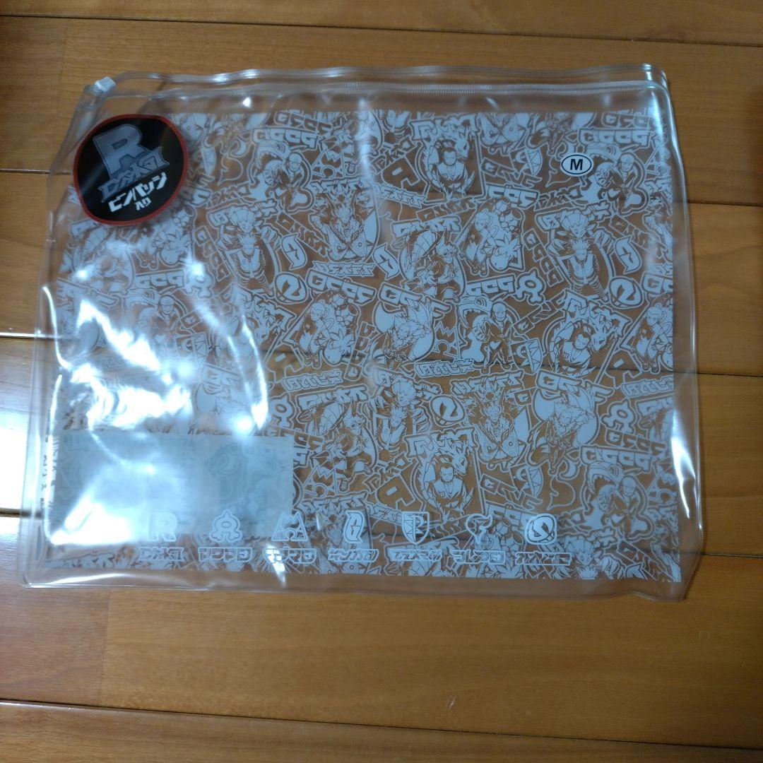 ポケモン ロケット団 サカキ Tシャツ ピンバッジ、ジッパー袋付き ピンズ