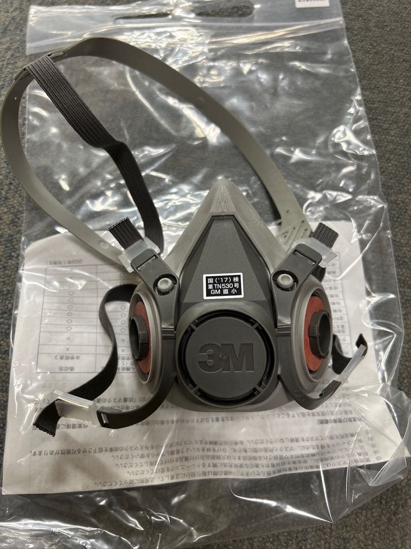 3M 防毒マスク半面形面体　ミディアム6000M