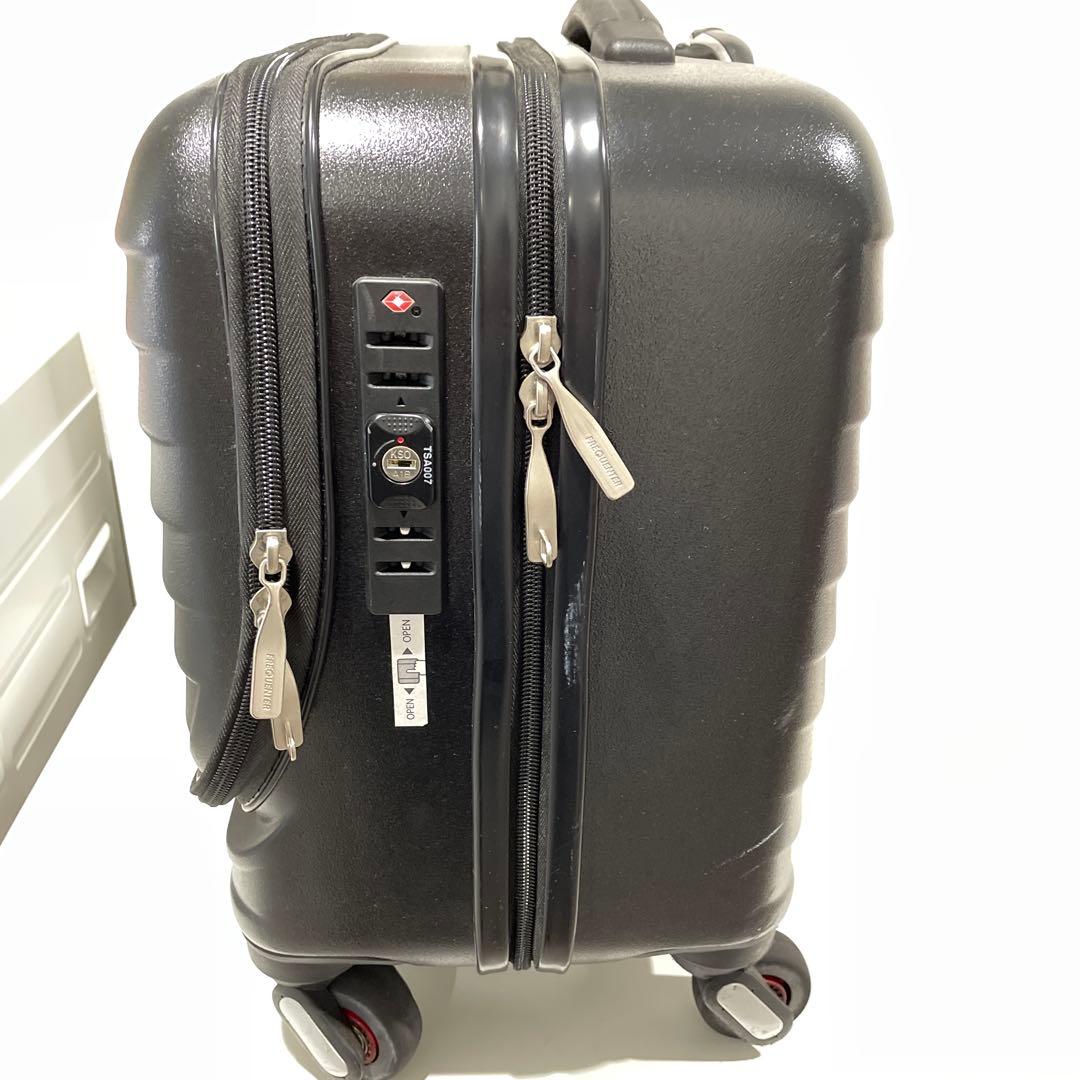 FREQUENTER CLAM 1-211 横型 4輪 静音 機内持ち込み可