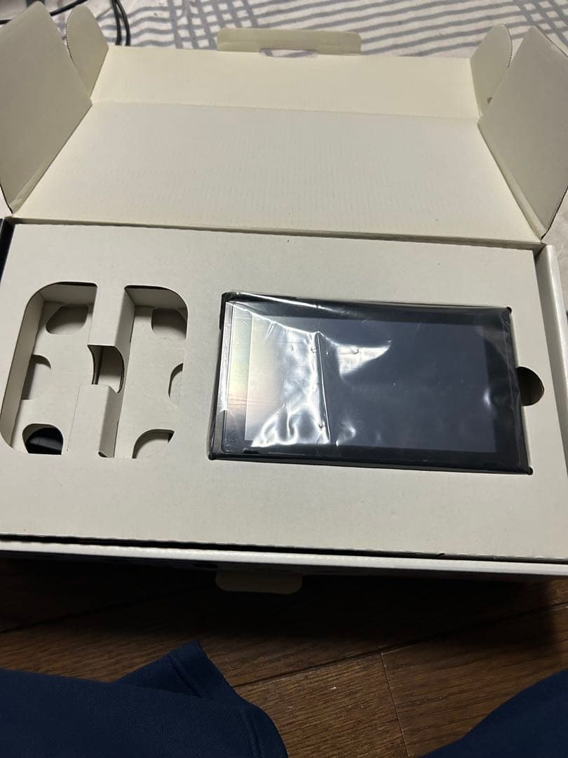 Nintendo Switch 本体 箱付き ジョイコンなし