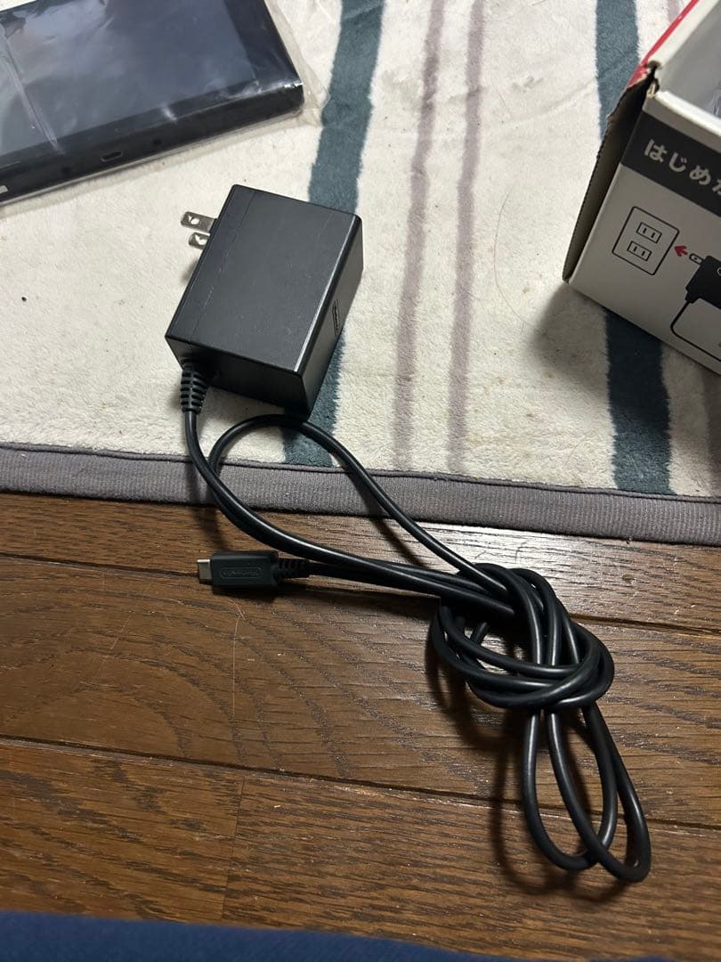 Nintendo Switch 本体 箱付き ジョイコンなし