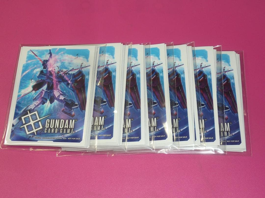 新品 未開封　ガンダムカードゲーム　スリーブ　７０枚　（10枚入×7）