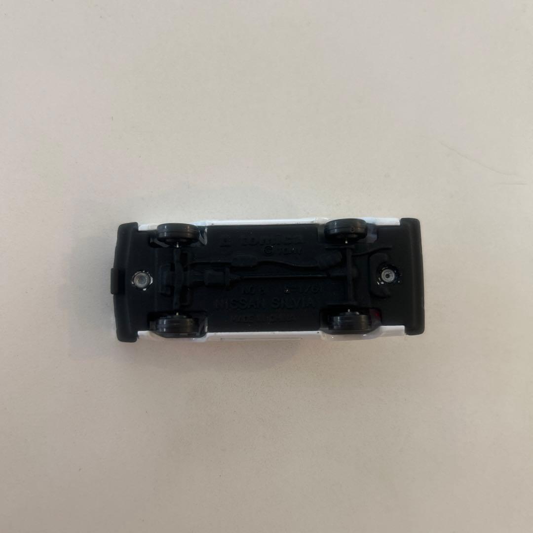 102.トミカ　特別仕様　2001 日産シルビア 2000 ZSE-X