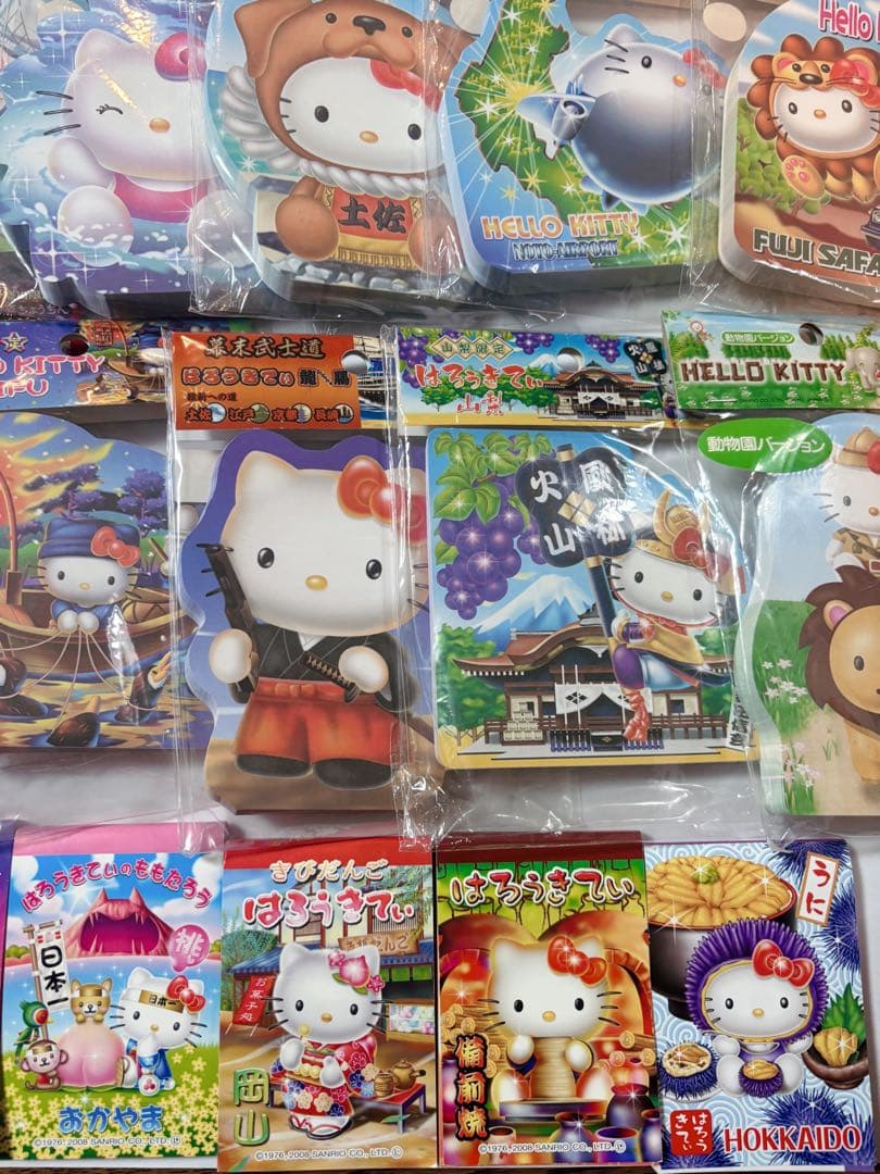 ハローキティ ご当地メモ帳 18点