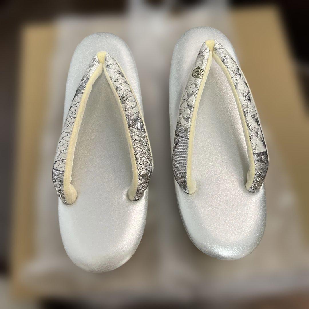 成人式シルバー バッグと草履のセット