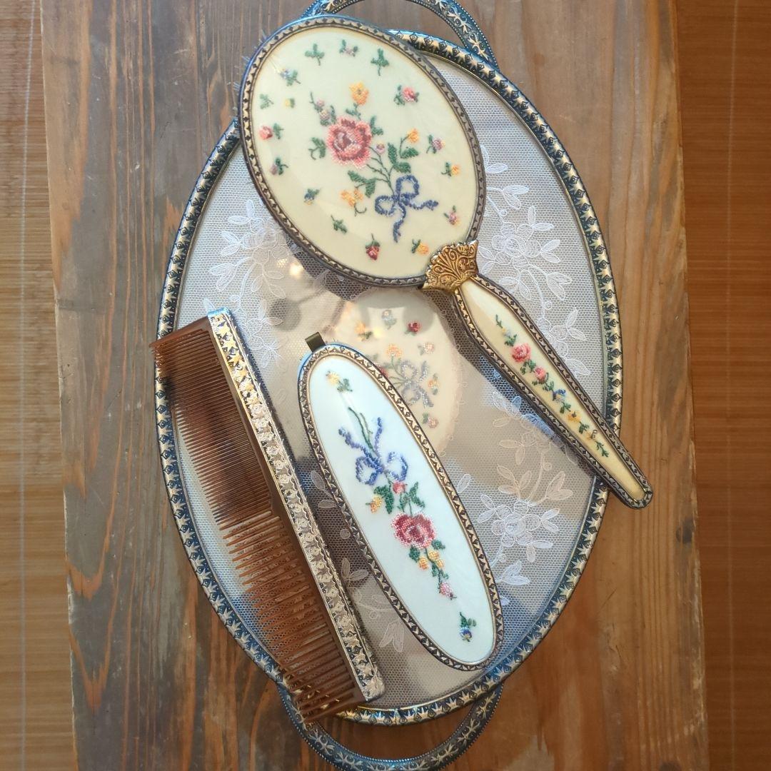 プティ・ポワンのブラシ コーム セット