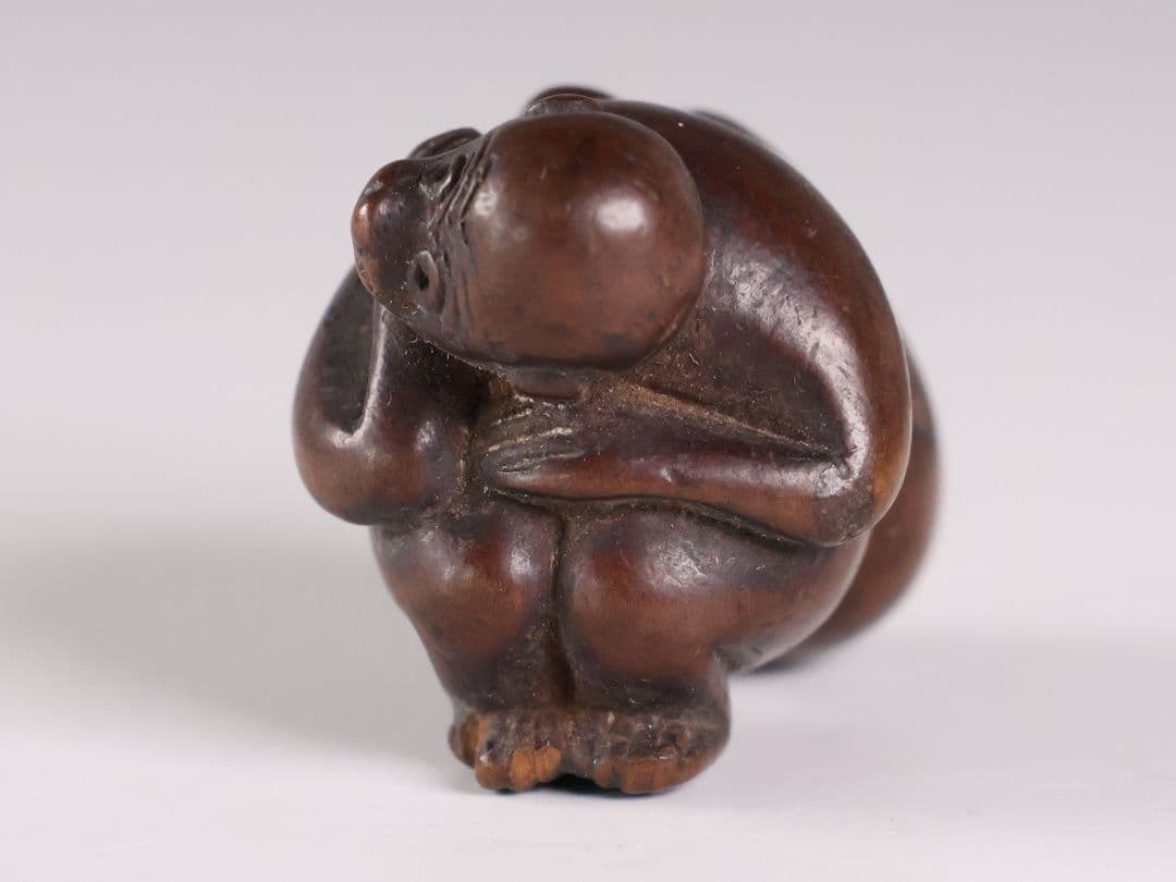 時代 堤物 猿と茄子 木彫 根付 木製【MB176】