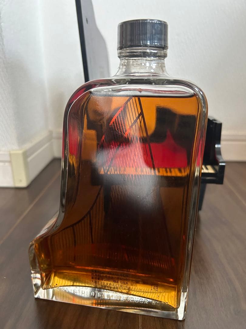 サントリー SUNTORY ローヤル ピアノ型ボトル 600ml43% 特級