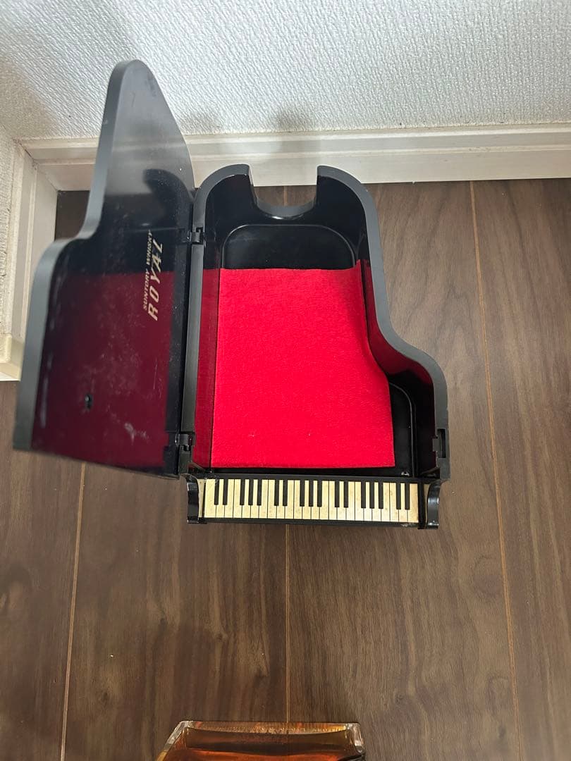 サントリー SUNTORY ローヤル ピアノ型ボトル 600ml43% 特級