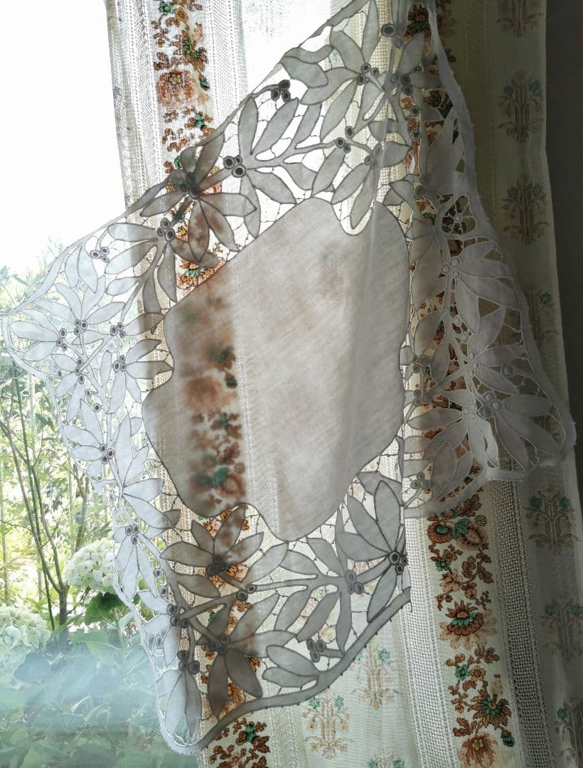 アンティークイタリア 宿り木 オープンカットワーク刺繍 美しい手織りリネンクロス