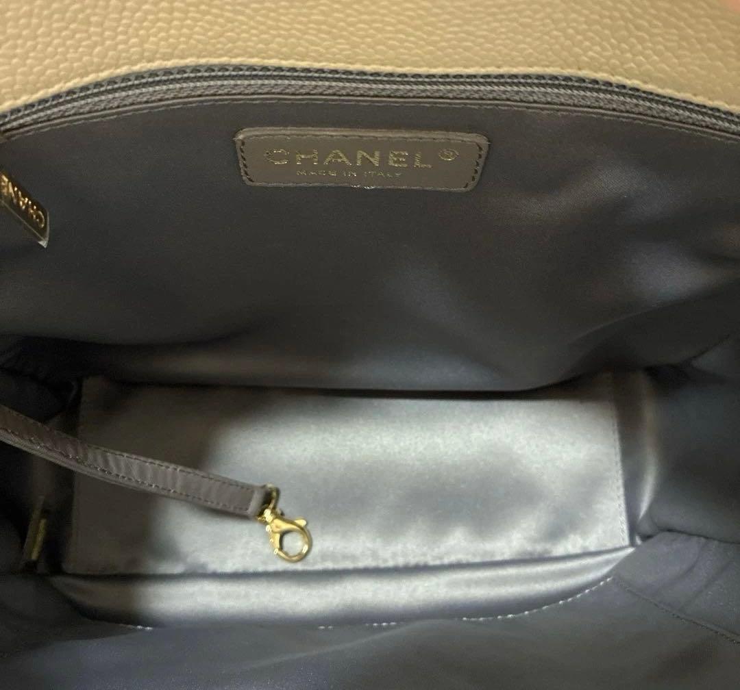 週末限定！CHANEL ショルダーバッグ ベージュ レザー キルティング CC