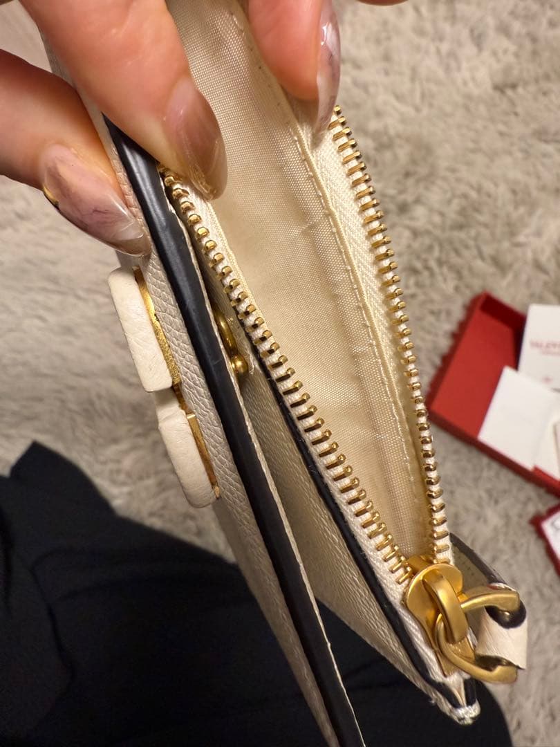 バレンチノ　二つ折りレディース財布