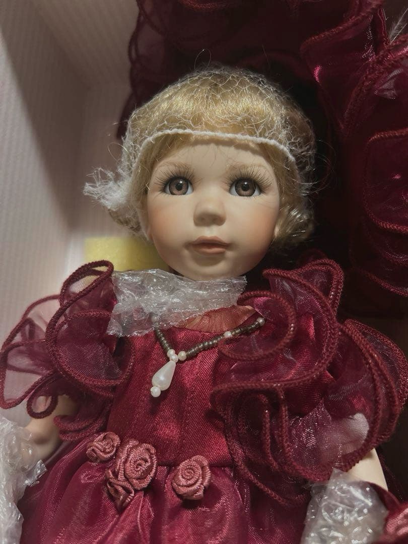 ビスクドール　アンティーク　愛らしいお顔　着せ替え　ドレス　人形　キャビネット