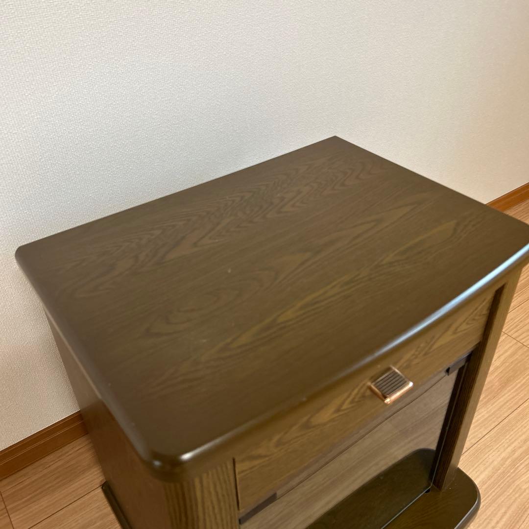 フランスベットナイトテーブル