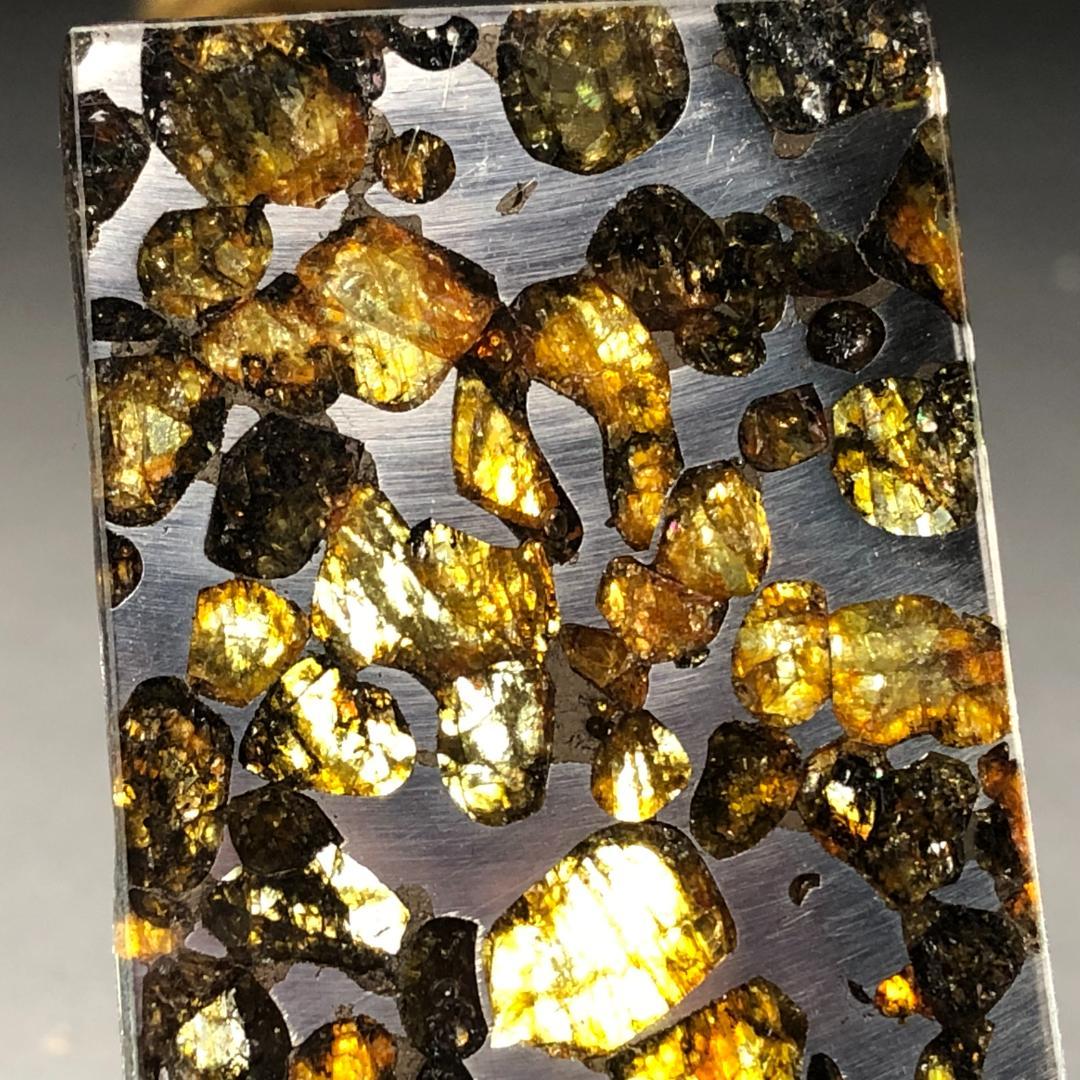 エ*７様 パラサイト隕石 隕石　石鉄隕石　セリコ隕石 美品　重さ約12ｇ　共箱