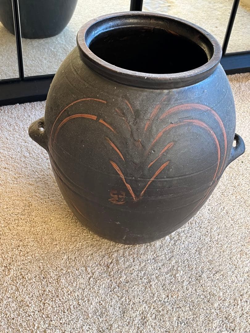 持ち手付き大壺￼